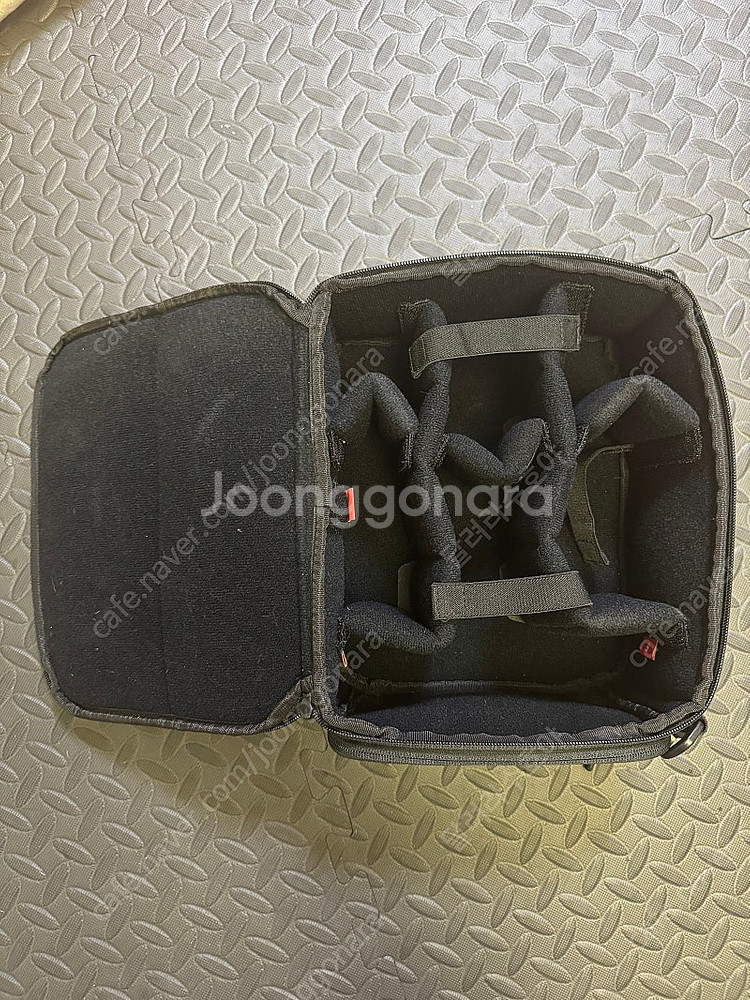 원더드 큐브 에센셜 파티션 가방 판매합니다--1