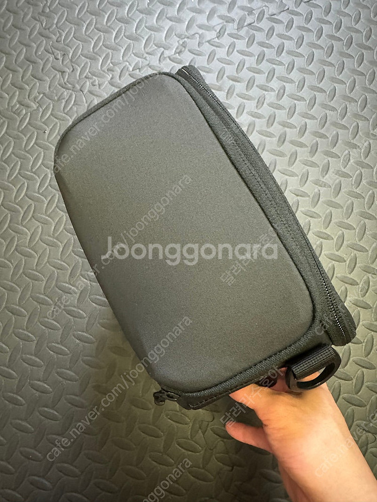 원더드 큐브 에센셜 파티션 가방 판매합니다--4