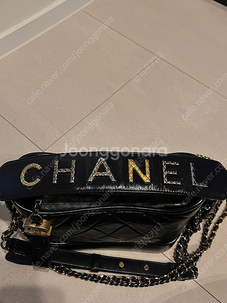 샤넬 가브리엘 호보 스몰 다크네이비 + 로고스트랩--6