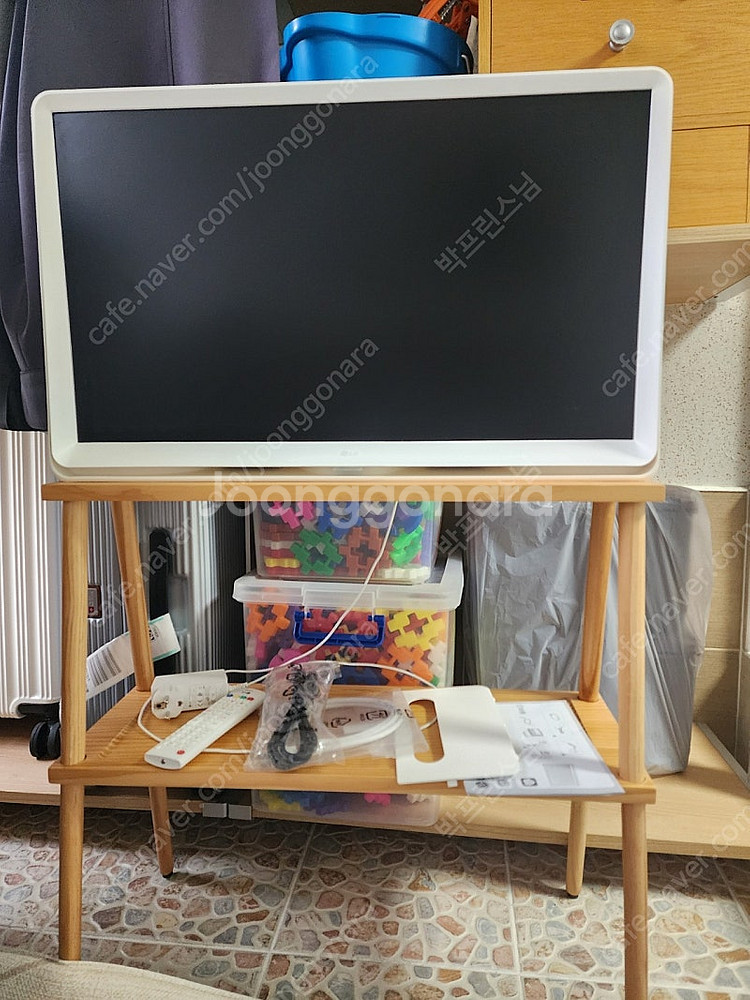LG 스마트모니터 27인치 2세대 룸앤티비 거치대포함--0