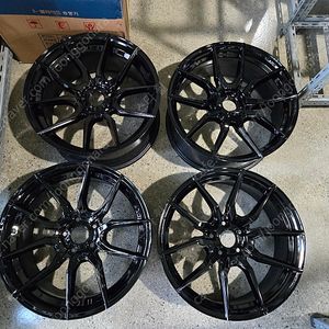 지가토 ZF01 블랙유광 19인치 사제휠 대품판매70만원