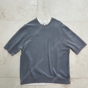 COS 릴랙스드 프린티드 니트 티셔츠 그레이 L 사이즈 중고 판매합니다