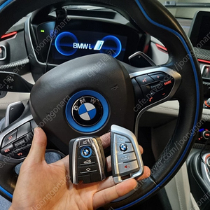 [판매] BMW 전기차 i3, i8 모든연식 스마트키 분실시 최신형 G바디 칼날 스마트키로 제작 비상용키 예비키 여분키로 추가 구매 가능 전국 전지역 상담 문의 환영