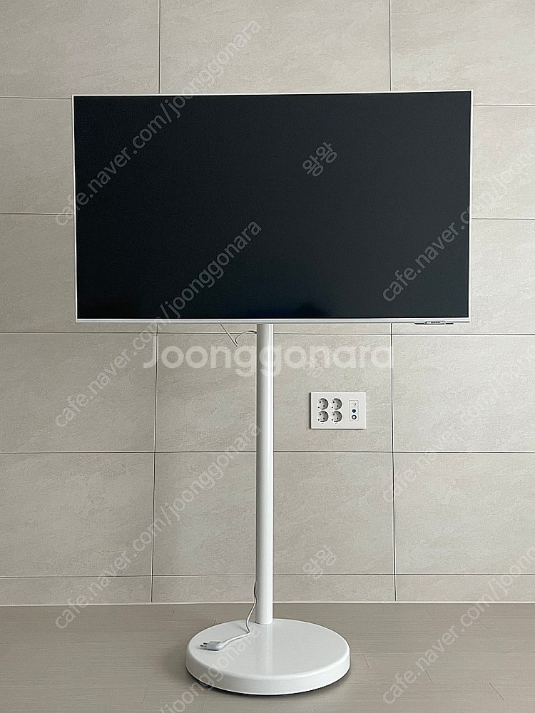 [파주]삼성 모니터 M7 43인치 S급 스탠드 포함 판...--0