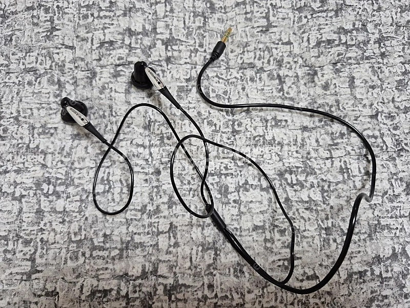 SONY MDR-E847 이어폰 정상작동품 판매합니다.--0