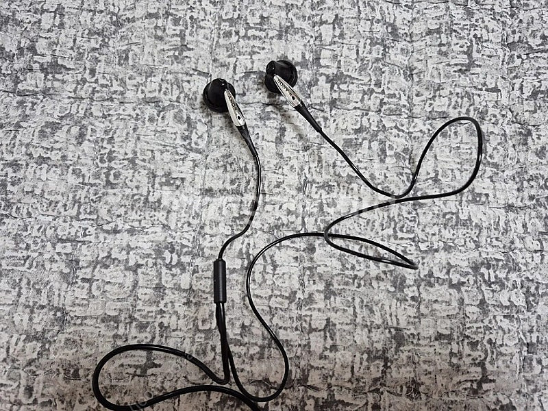 SONY MDR-E847 이어폰 정상작동품 판매합니다.--6