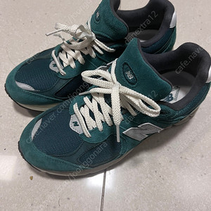 뉴발란스 2002 나이트워치 그린 260 사이즈