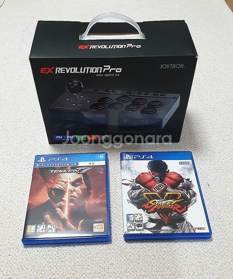 ps4 게임과 조이스틱--0