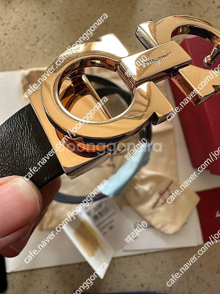 S급) 살바토레 페라가모 여성 송아지 가죽 벨트 리버서...--3