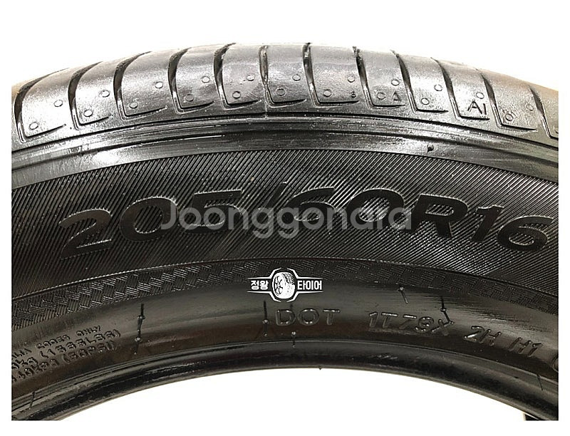 중고타이어 한국타이어 벤투스 S2AS 205/60R16...--4