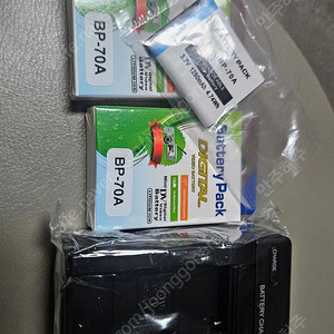 BP-70A 배터리&충전기 판매 합니다.