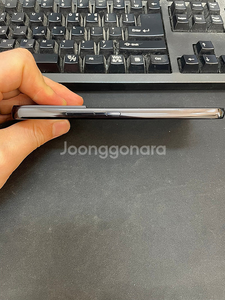 갤럭시S22 블랙 256GB 무잔상 상태좋은 중고24만...--4