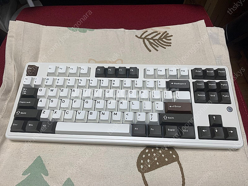 오로라80 풀알루미늄 키보드 판매합니다.--0