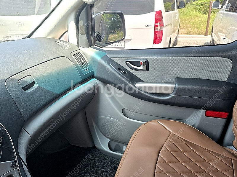 15년식 (더뉴개조)그랜드스타렉스 3인승 하이루프 캠핑카 (DC에어컨,풀옵션) 전액할부가능!--9