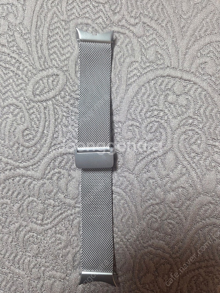 갤럭시워치 삼성정품 밀레니즈 밴드 s/m, m/l 팝니...--1