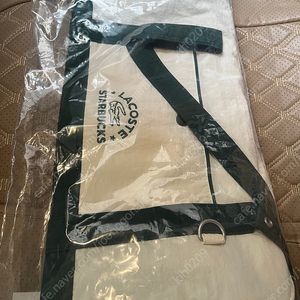 스타벅스 라코스테가방 그린
