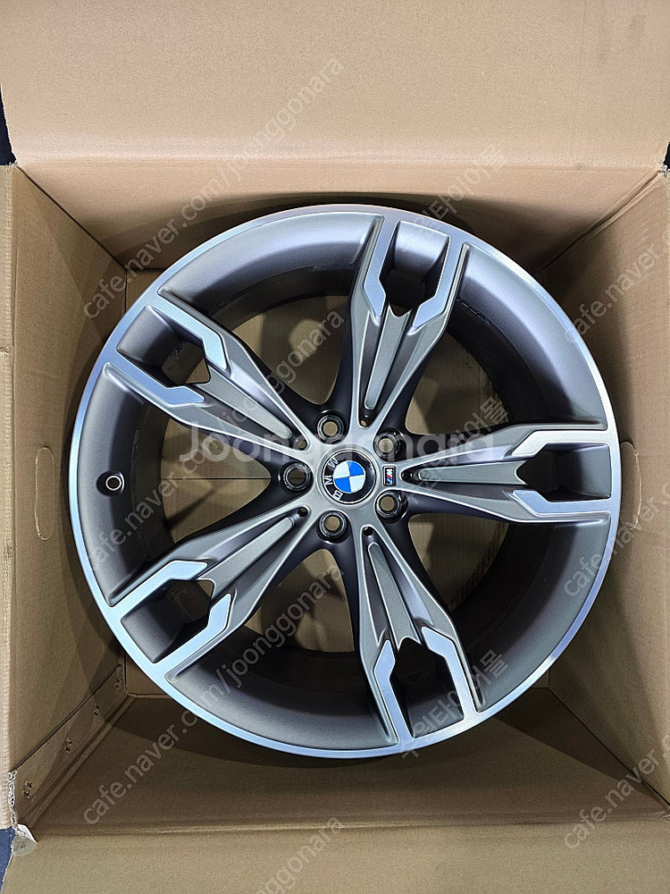 BMW M550i 순정 20인치 휠 668m 한대분--1