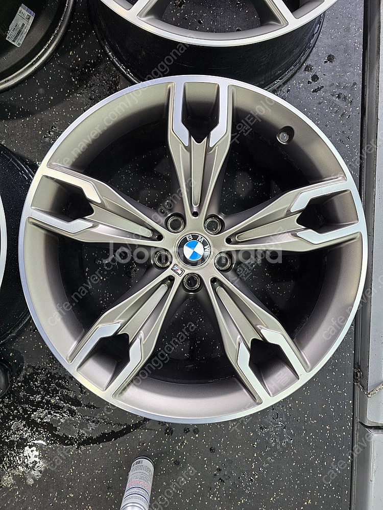 BMW M550i 순정 20인치 휠 668m 한대분--3