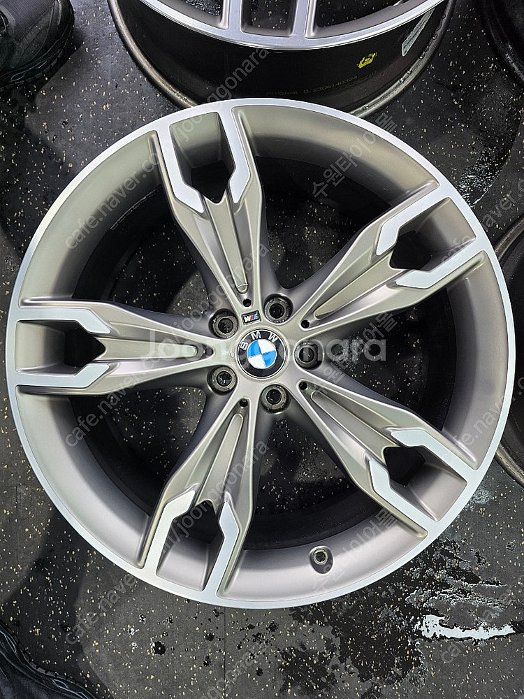 BMW M550i 순정 20인치 휠 668m 한대분--4