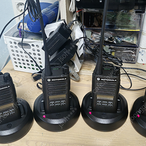 모토로라 디지탈 업무용 무전기 xir-c2720 4대 중고판매(1대 10만원)