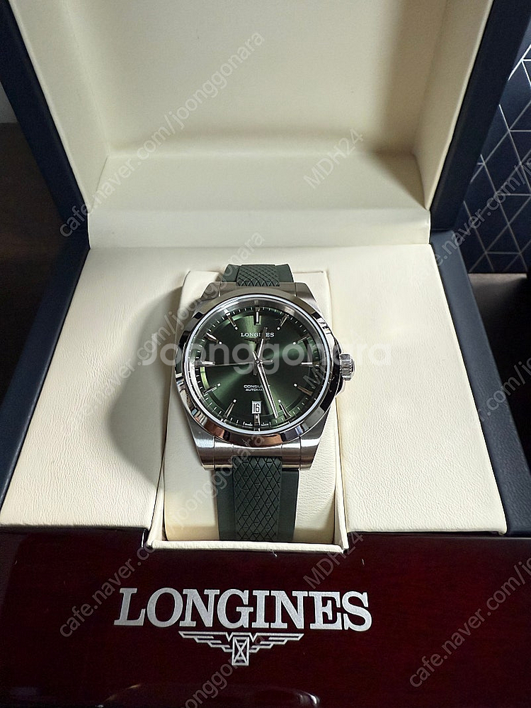 론진 신형 콘퀘스트 38mm 사이즈 그린 색상 판매 (...--1