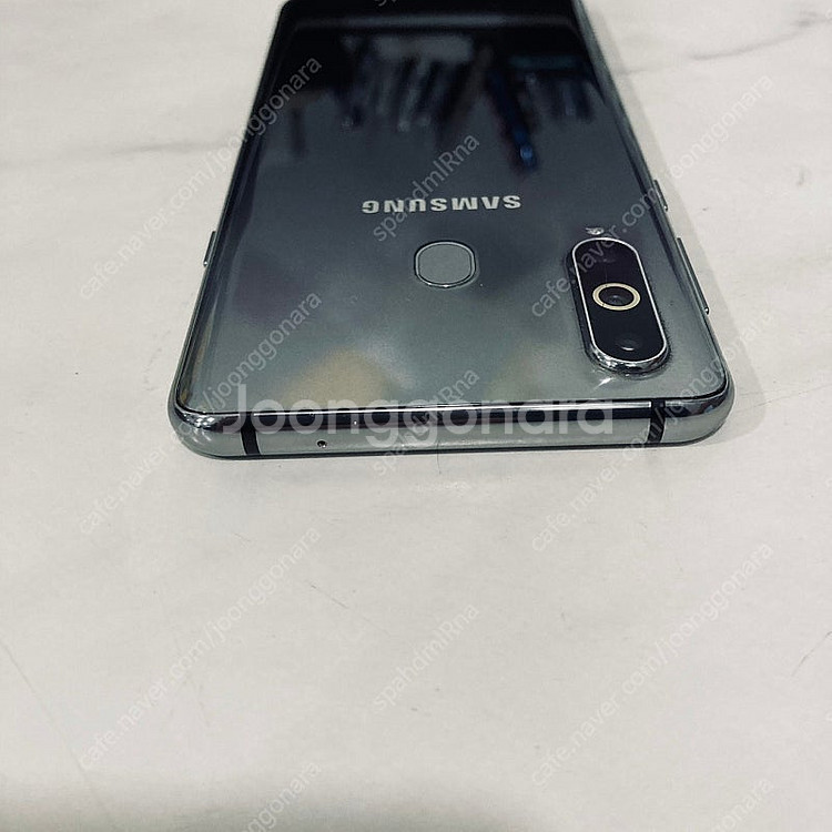 갤럭시 A9프로 실버 128기가 잔상없는기기 5만5천원 판매합니다!--3