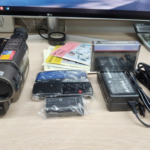 (신품상태-미사용 제품 ) 소니 SONY 8mm 캠코더 TRV46