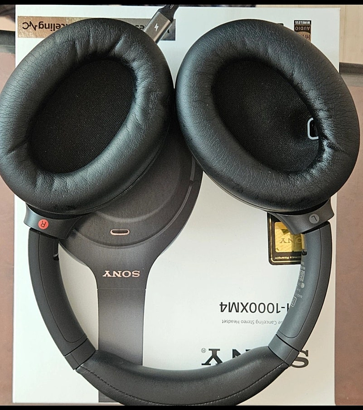 소니 WH-1000XM4 블랙 헤드폰 정품 이미지