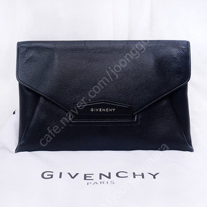 지방시 (GIVENCHY) 안티고나 엔벨로프 블랙 미디움 클러치백
