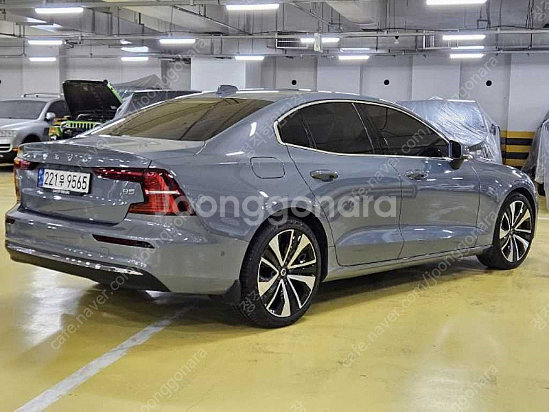 볼보 S60(3세대) B5 얼티메이트 브라이트 중고 판...--3