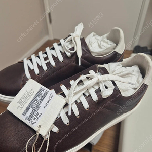 브루넬로쿠치넬리 스니커즈 39사이즈