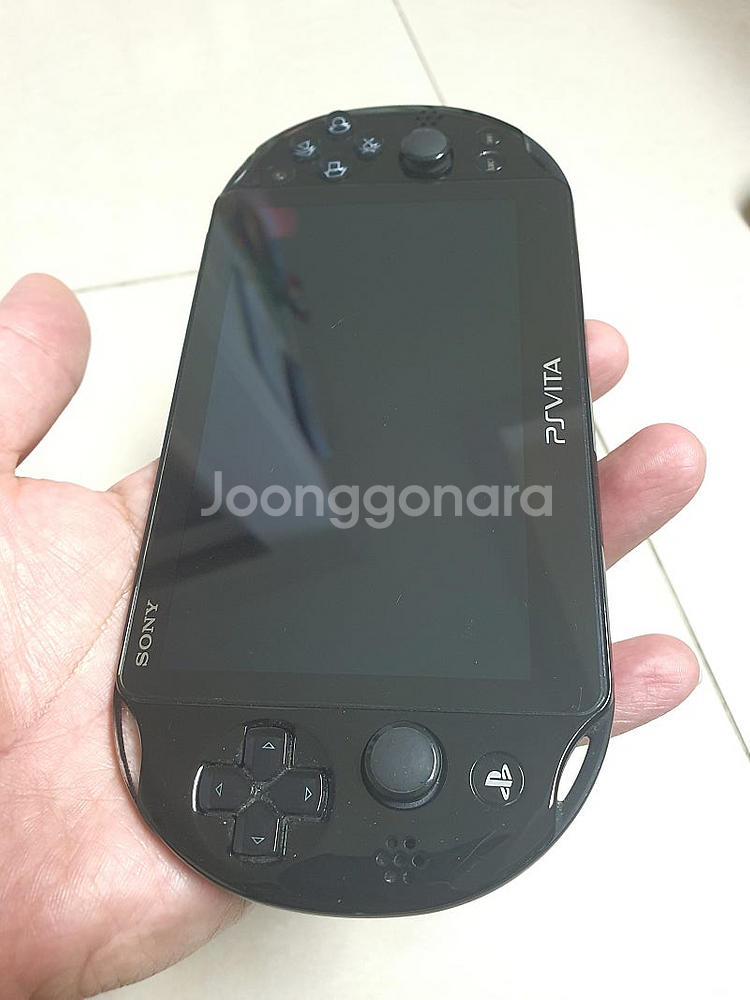 PS vita 2세대 + 게임 6종 판매합니다.--2