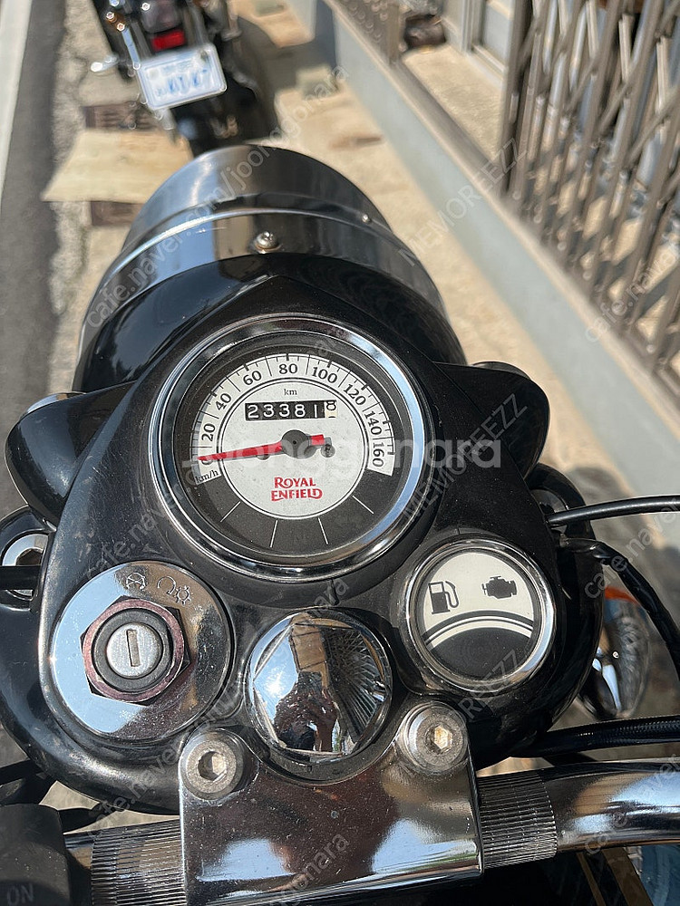 로얄엔필드 클래식500 크롬--7