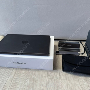 맥북프로 M4 14인치 16GB·512GB + 풀구성 (허브, 거치대 포함)
