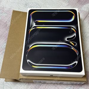 아이패드 프로 13 m4칩 256gb wifi 스그 미개봉 팝니다
