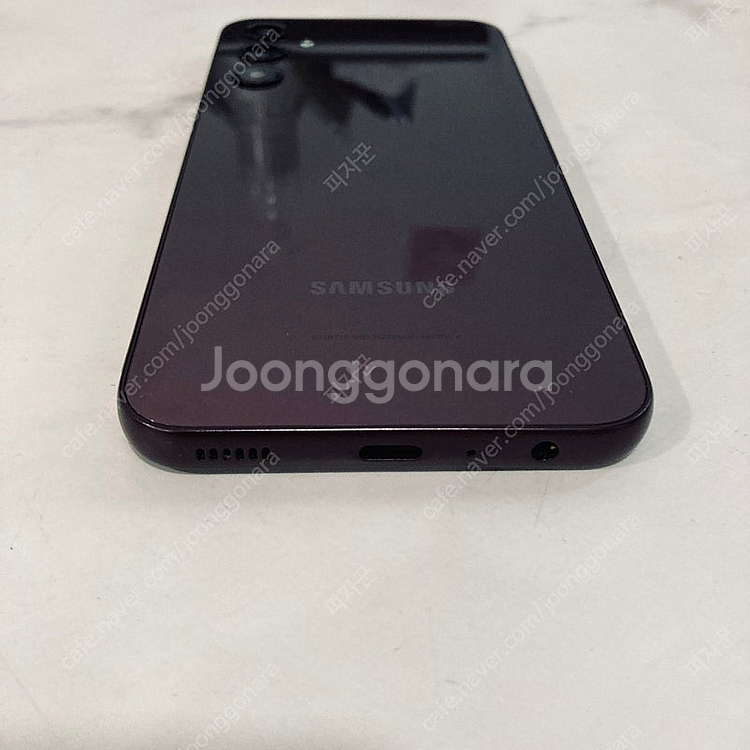 갤럭시 A24 다크레드 128기가 액정S급 매우깨끗한기기 7만7천원 판매합니다!--2