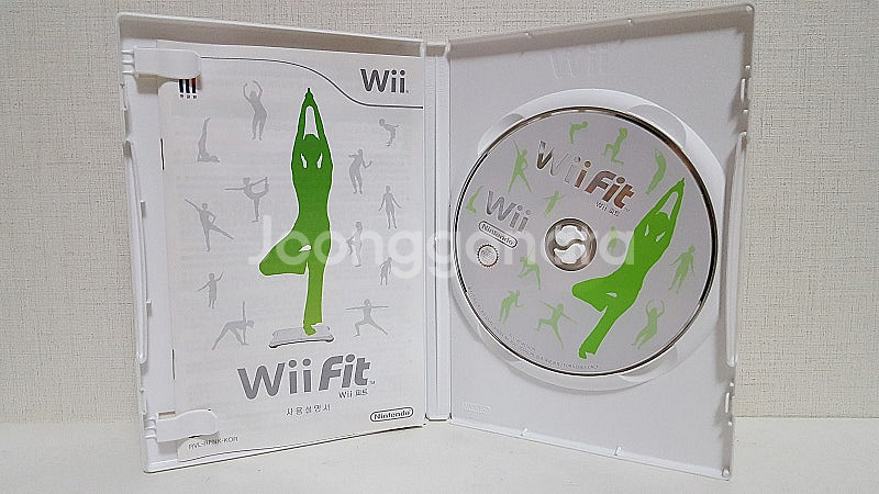 Wii 게임 위피트 CD와 밸런스보드 팝니다.--0