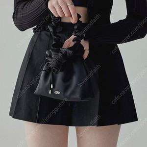 마지막가격내림)플로움 토트백(Satin Rosette Scrunchie Bag) 새상품