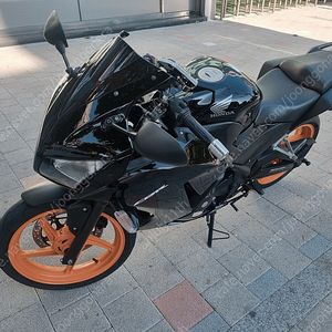 사용검사 완료한 CBR300R 팝니다