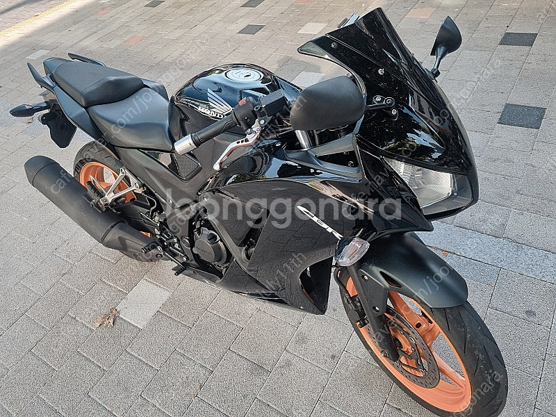 사용검사 완료한 CBR300R 팝니다--1
