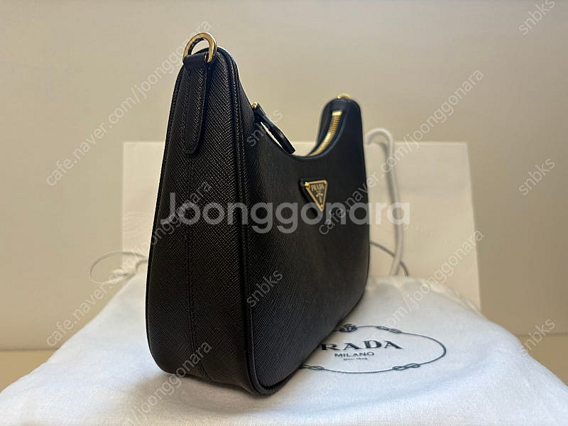 [새 상품] 프라다 리에디션 가죽 숄더백 호보백 테수토--3