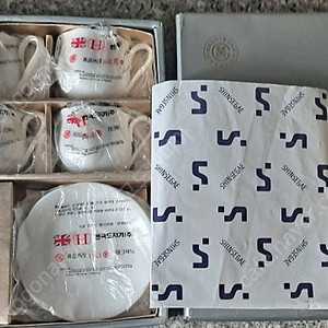 국내유일영국정통본차이나 커피잔 튜울립 꽃모양 신세계 백화점 구매.