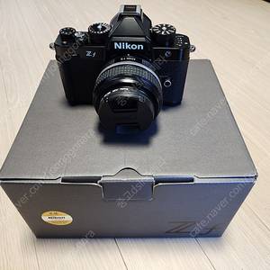 니콘정품 zf 바디와 40mm f2 렌즈 kit 판매합니다.