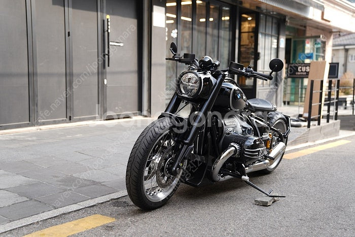 bmw r18 카페레이서 스타일 풀 튜닝 판매합니다.--0