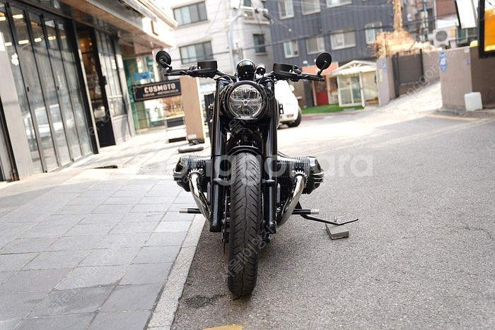 bmw r18 카페레이서 스타일 풀 튜닝 판매합니다.--4