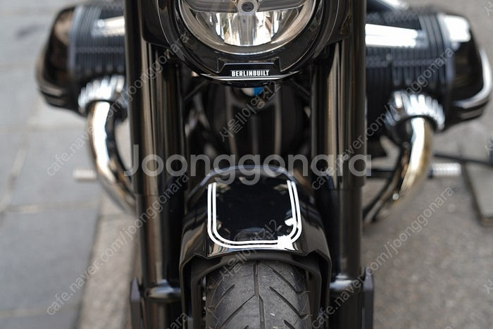 bmw r18 카페레이서 스타일 풀 튜닝 판매합니다.--6