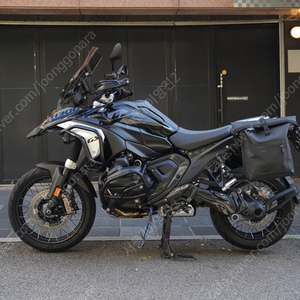 이쁘게 꾸며진 풀튜닝 r1300gs 판매합니다.