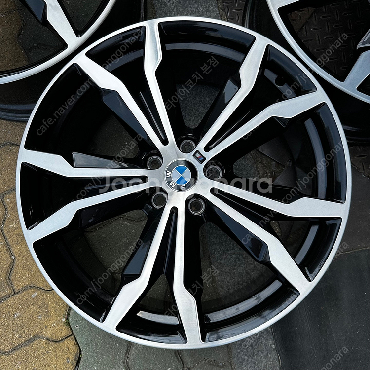 20인치 BMW X2 716M 정품 중고휠 1대분--3