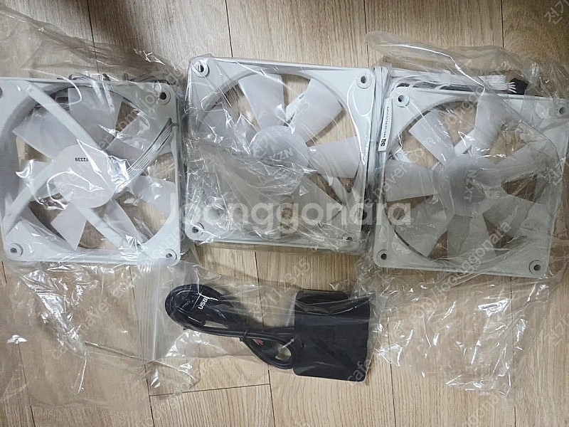 nzxt f120 rgb 화이트 + 컨트롤러 팬 쿨러--0