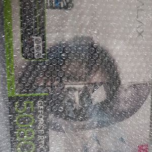 미개봉 ) 갤럭시 GALAX 지포스 RTX 5080 EX GAMER WHITE OC D7 16 GB 그래픽카드 팝니다​.